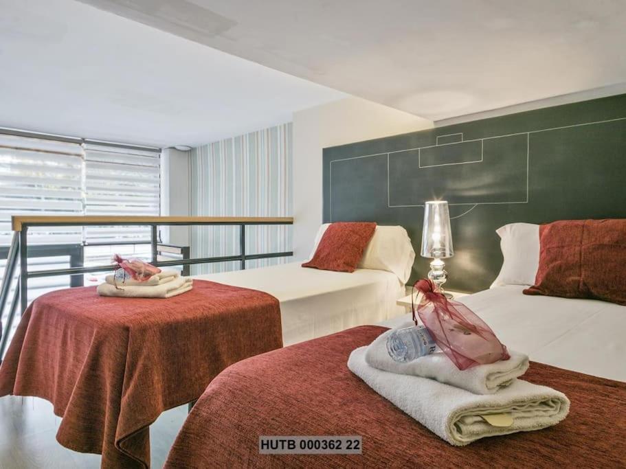 Alcam Futbol Pequeno Apartment Barcelona Luaran gambar