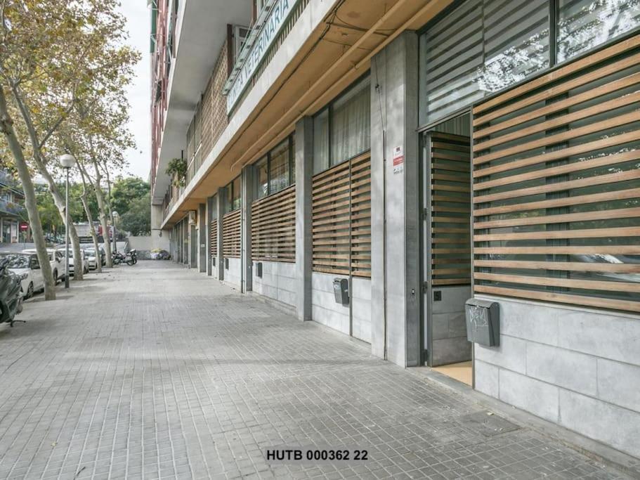 Alcam Futbol Pequeno Apartment Barcelona Luaran gambar