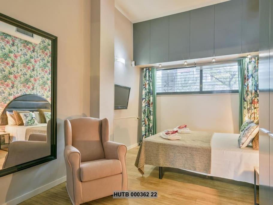 Alcam Futbol Pequeno Apartment Barcelona Luaran gambar