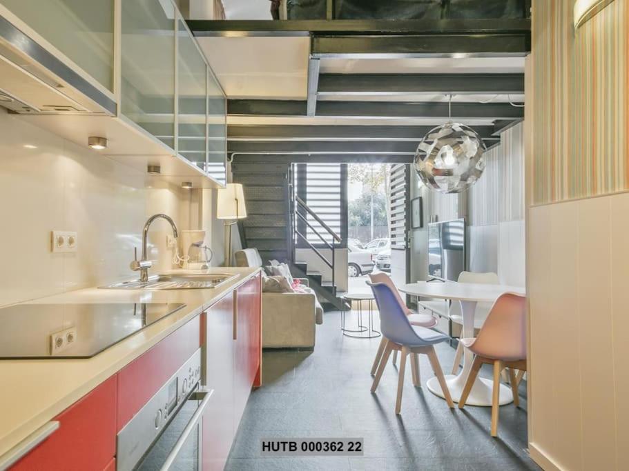 Alcam Futbol Pequeno Apartment Barcelona Luaran gambar