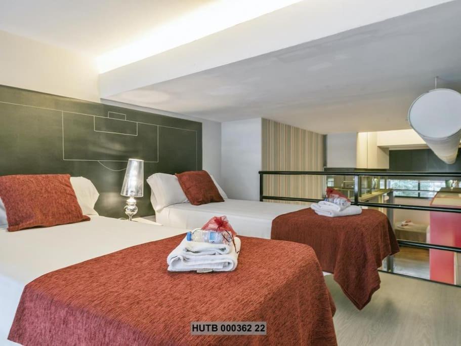 Alcam Futbol Pequeno Apartment Barcelona Luaran gambar