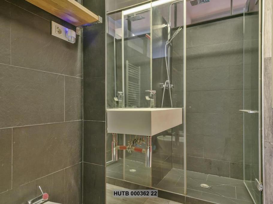 Alcam Futbol Pequeno Apartment Barcelona Luaran gambar